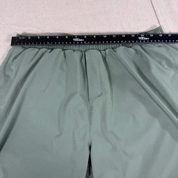 Saucony Running Shorts Mens XXL Sage Green Excellent 7 Inch Inseam Lined Pocket - Picture 10 of 13